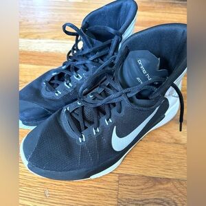 Nike women’s Prime Hype DF basketball shoes 2016 size 8.5